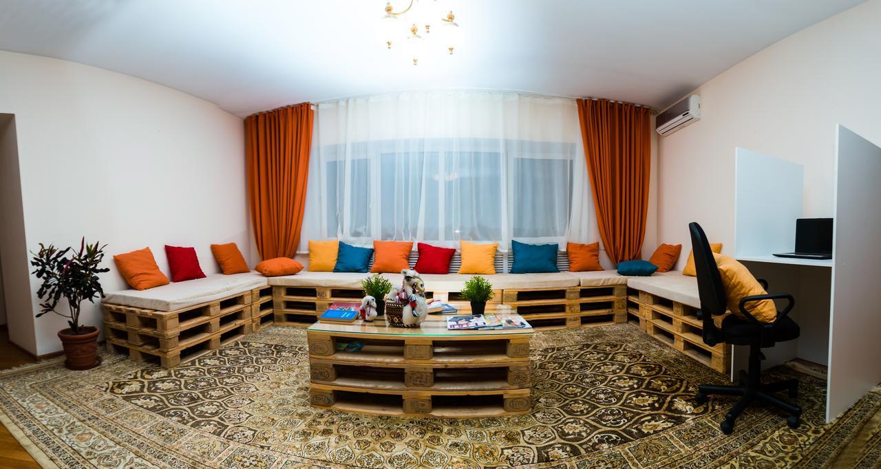 Interhouse Almaty Hostel Екстериор снимка