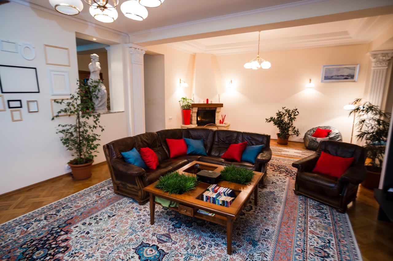 Interhouse Almaty Hostel Екстериор снимка