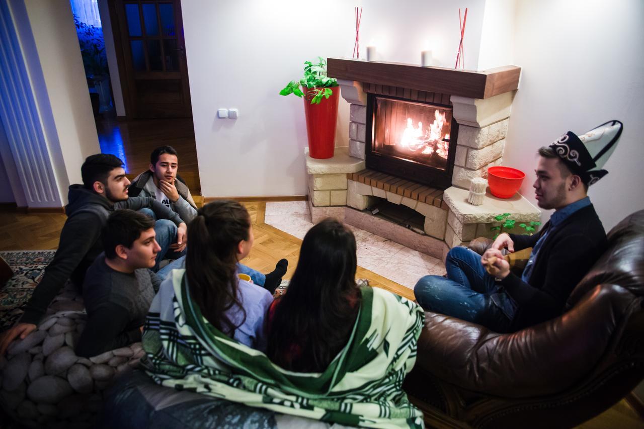 Interhouse Almaty Hostel Екстериор снимка