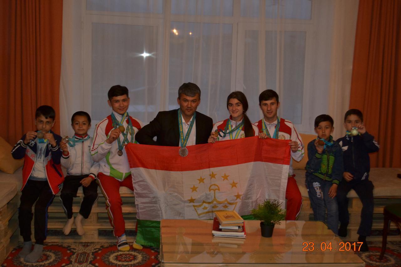 Interhouse Almaty Hostel Екстериор снимка