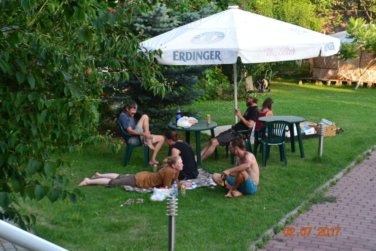 Interhouse Almaty Hostel Екстериор снимка